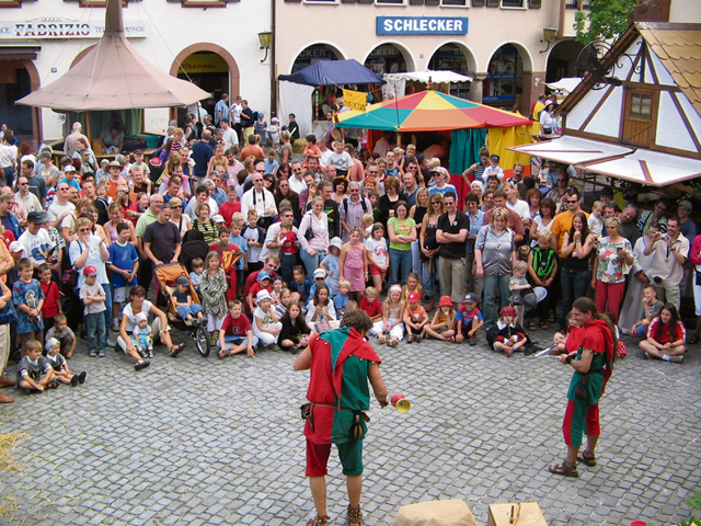 Annweiler holds medieval fest today to 